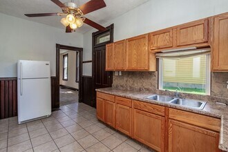 607 Riddle Rd-Unit -607 in Cincinnati, OH - Building Photo - Building Photo