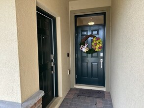 521 Brunswick Dr in Davenport, FL - Foto de edificio - Building Photo