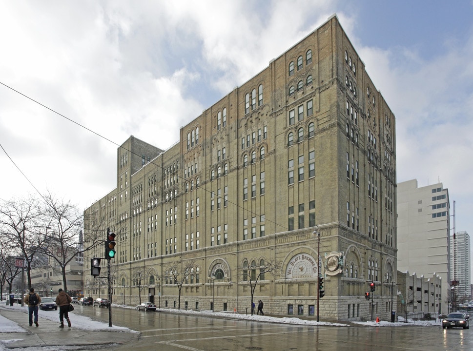 The Blatz Offices in Milwaukee, WI - Foto de edificio