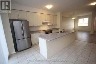 243 Gillespie Dr in Brant, ON - Building Photo - Building Photo