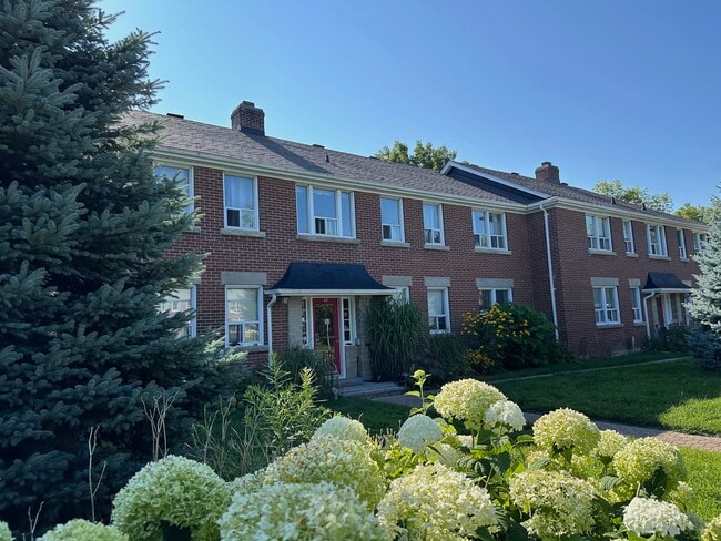 property at 22 Lasalle Ct