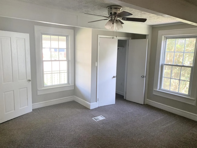 21 Traction St