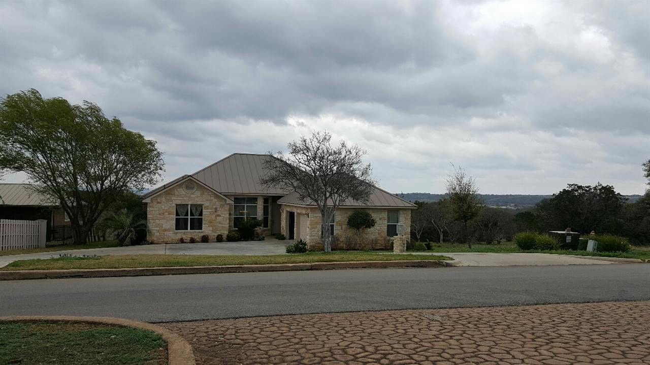 1405 Bay W Blvd in Horseshoe Bay, TX - Building Photo