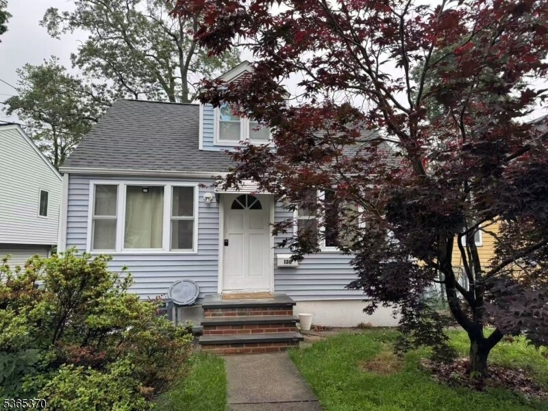 130 Lawrence Rd in Parsippany Troy Hills, NJ - Building Photo