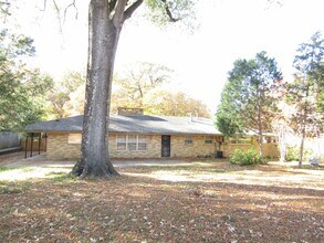 244 S Grove Park Rd in Memphis, TN - Building Photo - Building Photo
