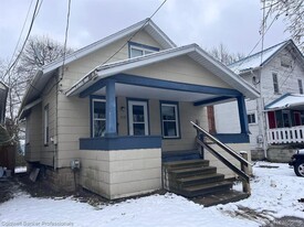 318 N Francis Ave in Lansing, MI - Building Photo