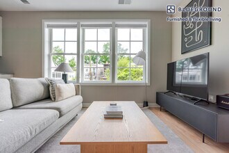 2210 Wisconsin Ave NW, Unit SI FL3-ID1126 in Washington, DC - Foto de edificio - Building Photo