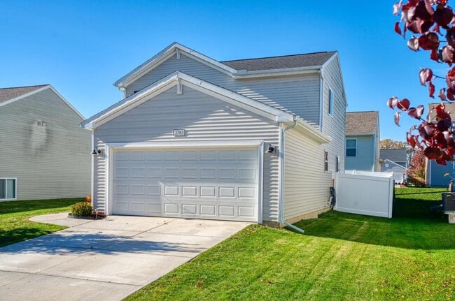 2783 Au Gres River Dr in Fowlerville, MI - Building Photo - Building Photo