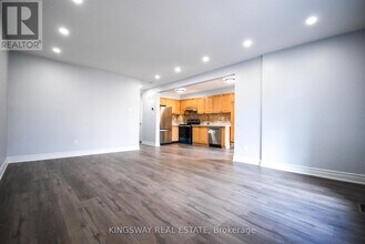 1009 Raintree Ln in Mississauga, ON - Building Photo - Building Photo