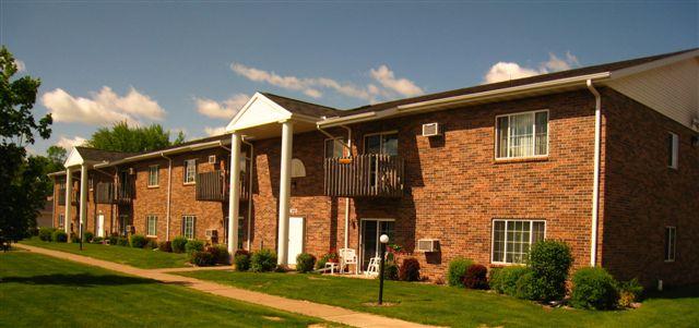 Colonial Place Apartments in Antigo, WI - Building Photo - Building Photo