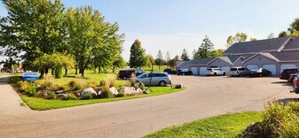 Water's Edge Townhomes in Chaska, MN - Building Photo