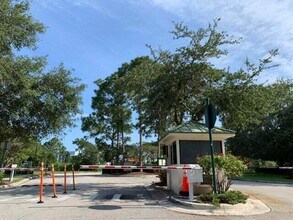 8258 Mulligan Cir in Port St. Lucie, FL - Foto de edificio - Building Photo