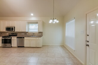 6115 Oak Bay Dr in Houston, TX - Building Photo - Building Photo