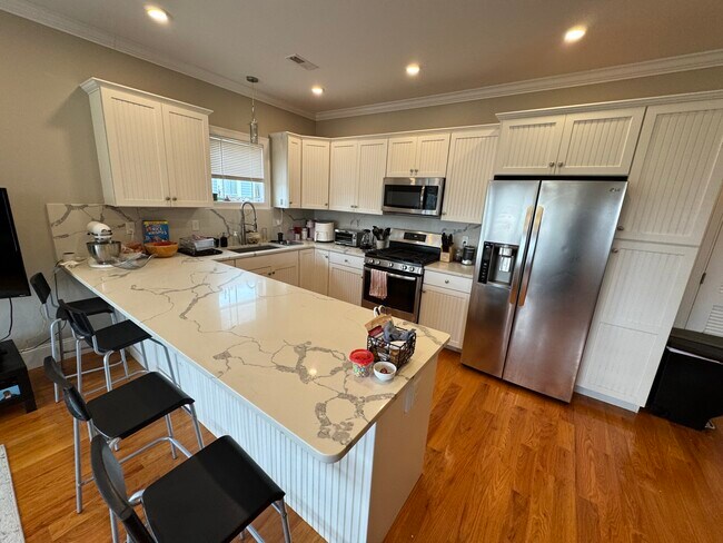 116 Holland St, Unit 3L in Somerville, MA - Building Photo - Building Photo