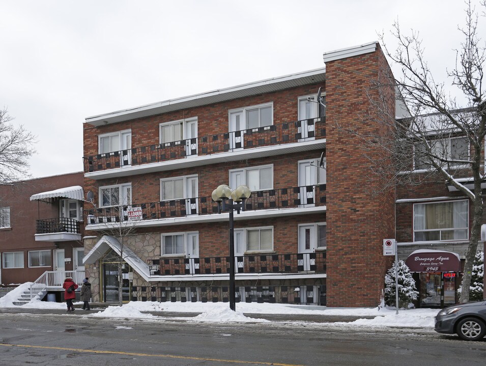 3935 Masson in Montréal, QC - Building Photo