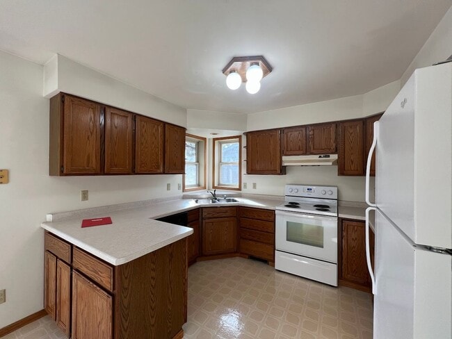 5743-5741 Lacy Rd in Fitchburg, WI - Building Photo - Building Photo