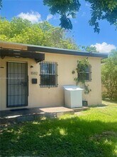 1592 NW 56th St in Miami, FL - Building Photo - Building Photo