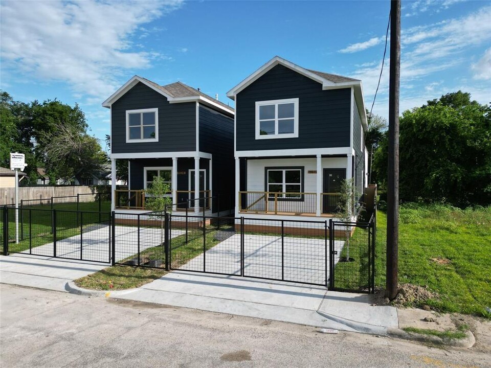 5706 Hardy St in Houston, TX - Building Photo