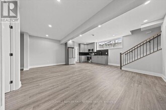 20 Inverkip Ave in Ottawa, ON - Building Photo - Building Photo