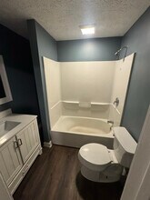 5135 Stanley Ave in Maple Heights, OH - Foto de edificio - Building Photo