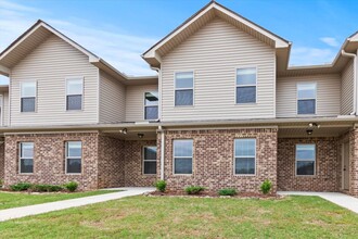 16129 Cohen Dr in Athens, AL - Foto de edificio - Building Photo