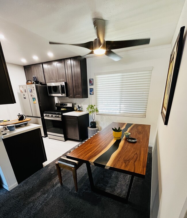 6600 Warner Ave, Unit Modern Condo in Huntington Beach, CA - Building Photo - Building Photo