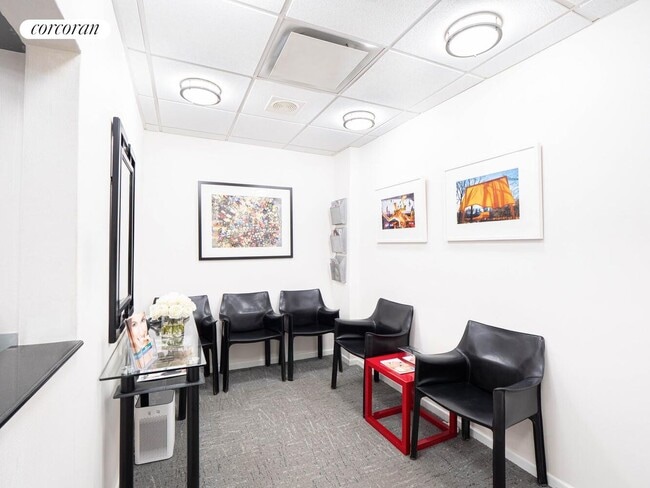 30 Central Park S in New York, NY - Building Photo - Building Photo