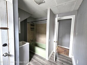 351 Main St in Carbondale, PA - Building Photo - Building Photo