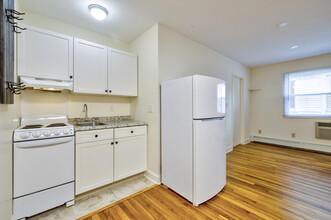 40 Hoyt St, Unit A-8 in Stamford, CT - Building Photo - Building Photo