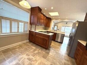 1236 Valley Dr in Louisville, KY - Building Photo - Building Photo