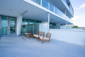 8425 Crespi Blvd in Miami Beach, FL - Building Photo - Building Photo