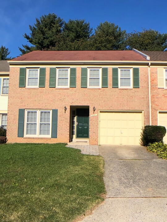 9431 Chatteroy Pl in Gaithersburg, MD - Foto de edificio