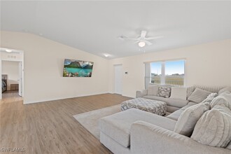 7023 Tide Cir in La Belle, FL - Foto de edificio - Building Photo