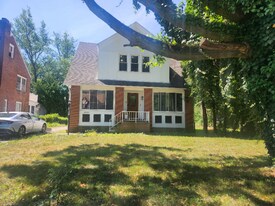 16124 Glynn Rd in East Cleveland, OH - Building Photo