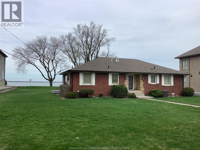 11506 Riverside Dr E in Windsor, ON - Building Photo - Building Photo