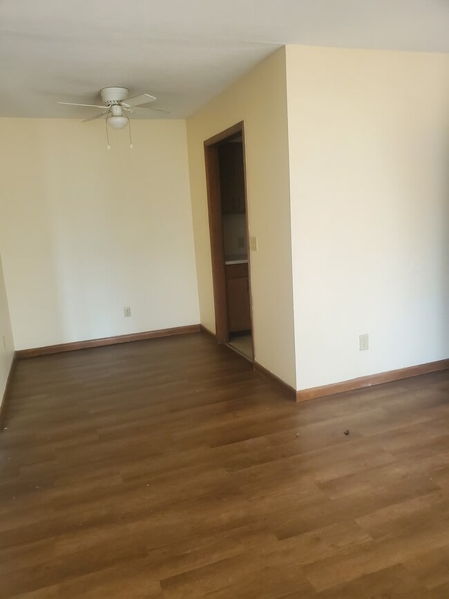 1234 E Elm St, Unit 303 in Springfield, MO - Building Photo - Building Photo