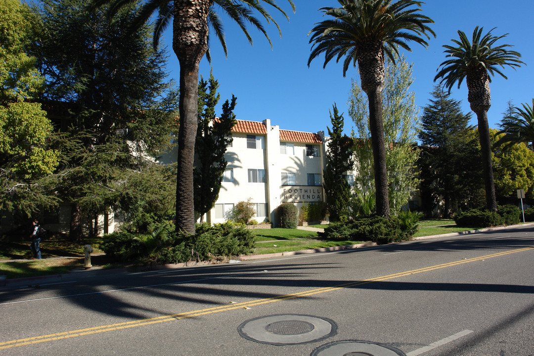 Foothill Hacienda Apartments in San Luis Obispo, CA - Building Photo