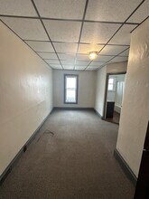 1608 Main St, Unit Lower Apartment in Stevens Point, WI - Foto de edificio - Building Photo