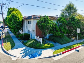 Casa Segura Apartments in Bellflower, CA - Building Photo - Primary Photo