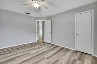 2453 Keeport Dr in Spring Hill, FL - Building Photo - Building Photo