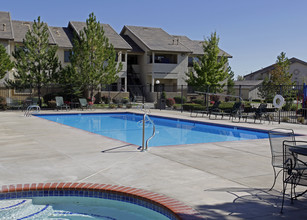 Sharlands Terrace in Reno, NV - Foto de edificio - Building Photo