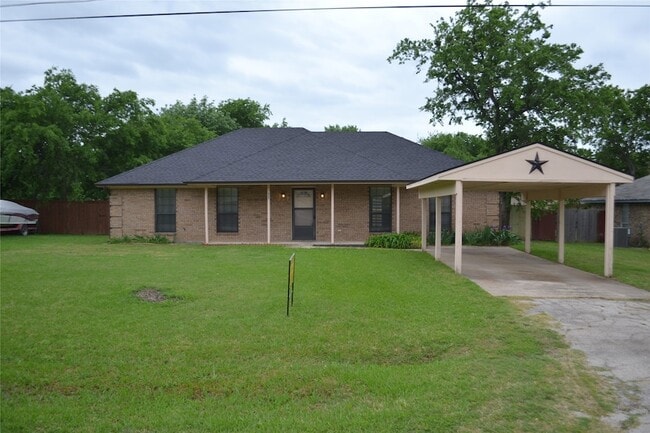 property at 525 W Lloyd St