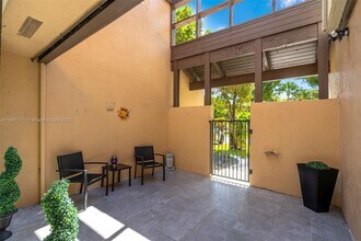 9962 Costa Del Sol Blvd in Doral, FL - Building Photo - Building Photo