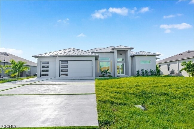 512 NW 35th Pl in Cape Coral, FL - Building Photo - Building Photo