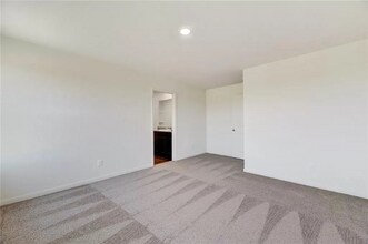 14141 Prospector Way in Elgin, TX - Building Photo - Building Photo
