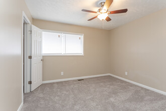 Amora East Townhomes in Fayetteville, NC - Building Photo - Interior Photo