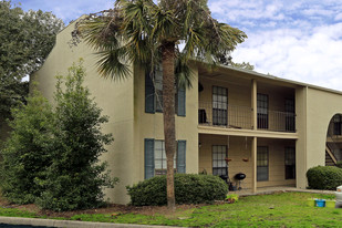 Spanish Oaks Apartments