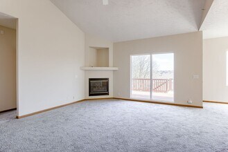 5027 S 190th Ave in Omaha, NE - Building Photo - Building Photo