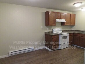 1011 18th St NE in Auburn, WA - Building Photo - Building Photo