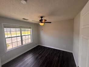 100-132 Williams Rd in Guntersville, AL - Foto de edificio - Building Photo